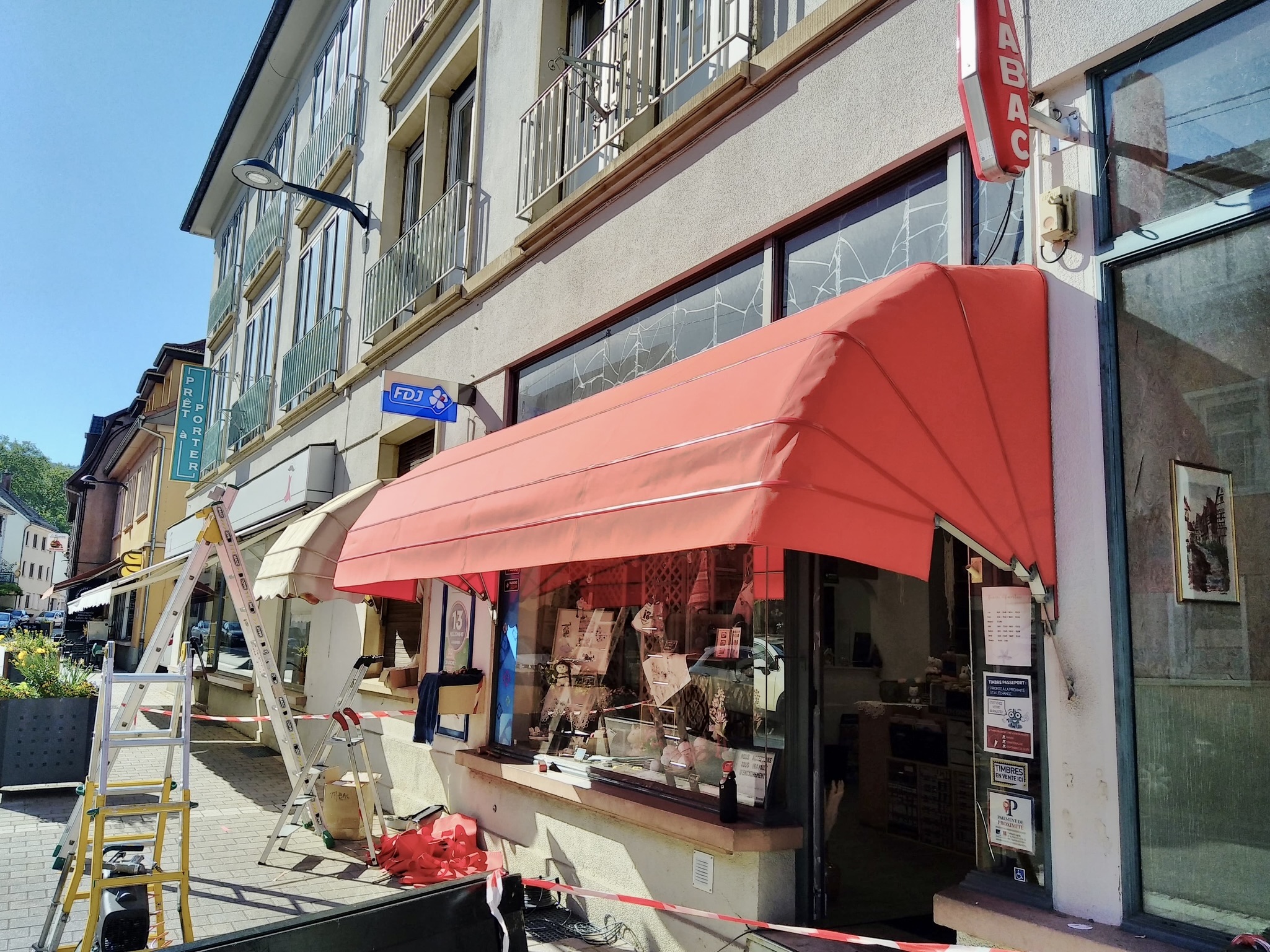 Ré-entoilage de deux stores corbeille 6