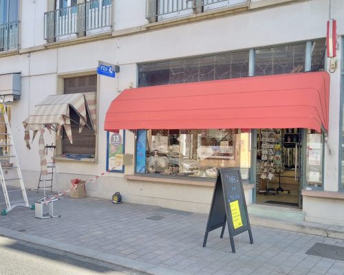 Ré-entoilage de deux stores corbeille 12